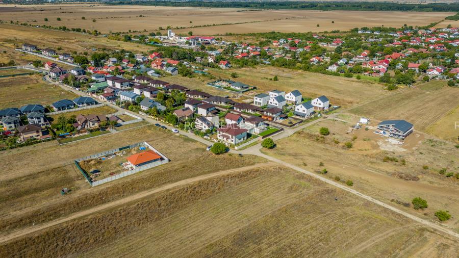 Vila alipita, impecabil executata, teren 350mp, preechipare AC - 11