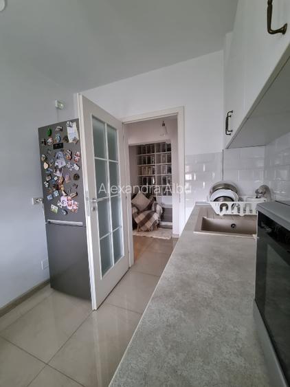 Vând apartament 2 camere parter stradal cartier pajura sector 1 - 3