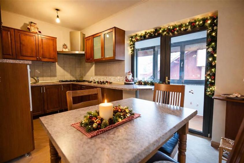 Film! Resedinta eleganta, accesorizata, in frumoasa statiune Poiana Brasov. - 3