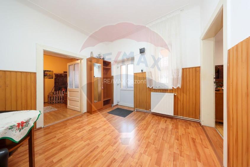 Casă deosebită în Cristian – complet mobilată și utilată - 13