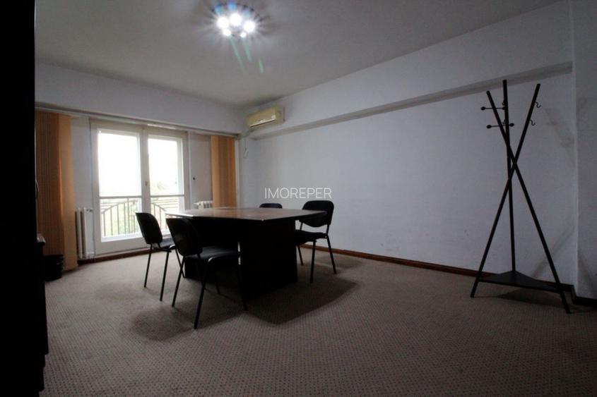 Piata Unirii - Fantani - 4 camere, decomandat, 98 mp, - 3