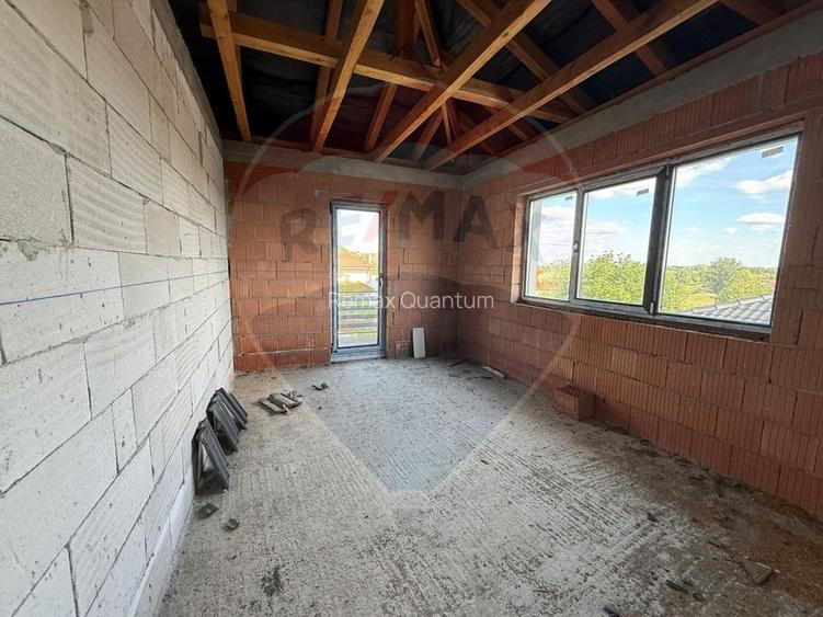 De vânzare casa semifinisata 5 camere 186 mp u Str. Făcliei - 10