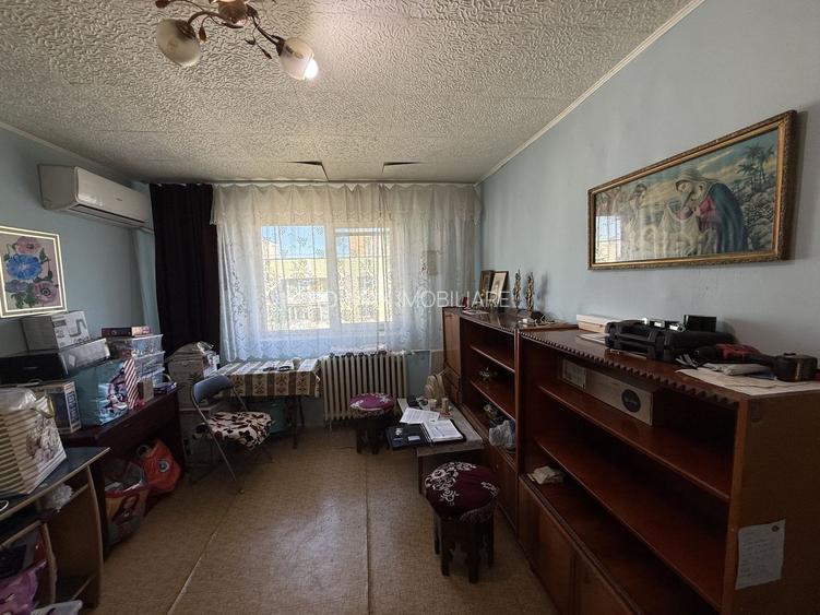 Ap 4 camere 67 mp Mega mall-bloc izolat termic-terasă refăcută! - 4