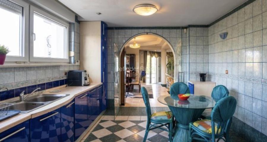 Vanzare vila cu piscina | Damaroaia - Straulesti | teren 2000 mp | deschidere la - 10