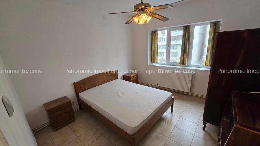 Apartament de vanzare  2 camere, renovat si mobilat complet,  central Focsani - 3