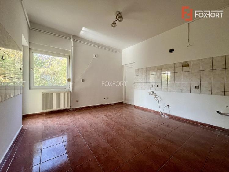 Casa individuala cu 7 camere si teren de 358 mp de vanzare, zona Girocului - 17