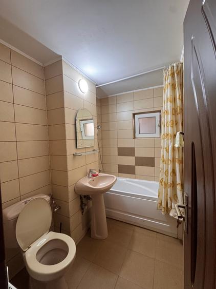 Inchiriere apartament 3 camere Str Radovanu
