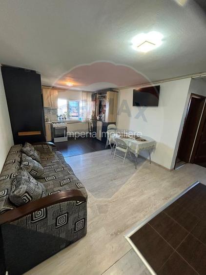 Apartament cu 3 camere de vânzare - 2