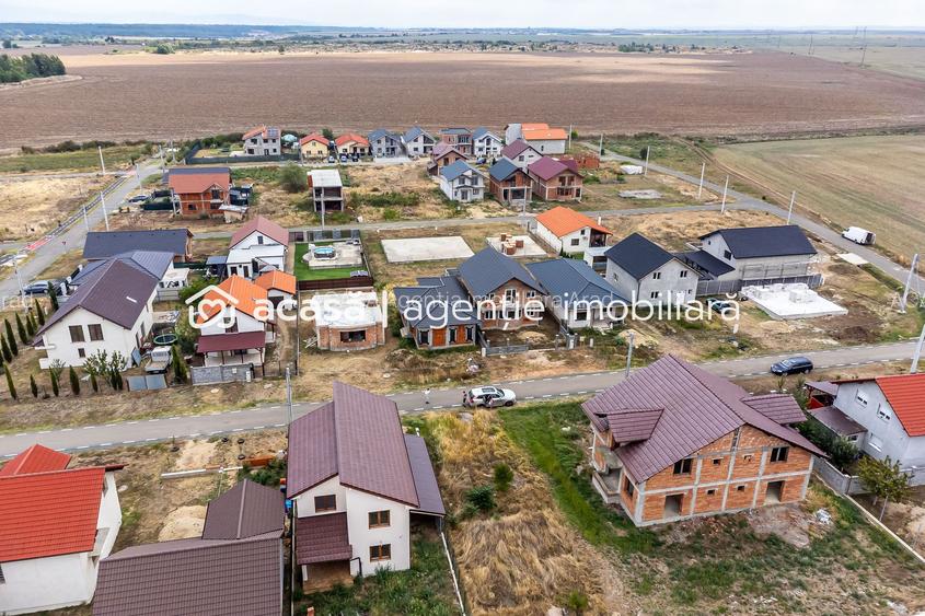 Casă nefinisata la sol in Fântânele, cartier nou Comsion 0 - 2
