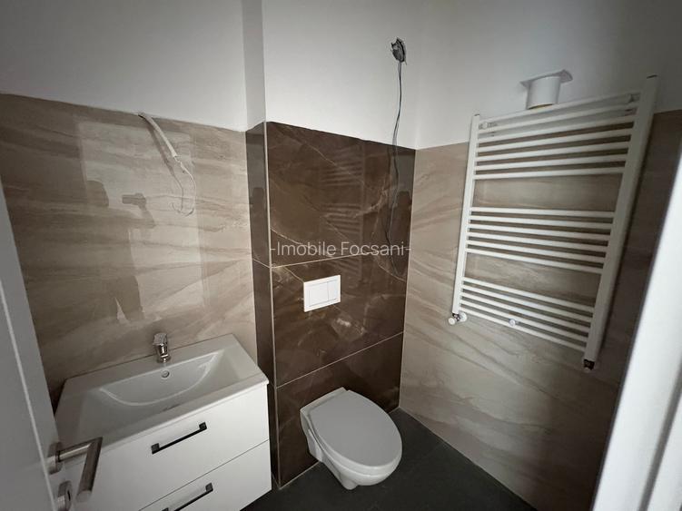 Apartament 3 camere - bloc nou - etaj 3/5 - 9