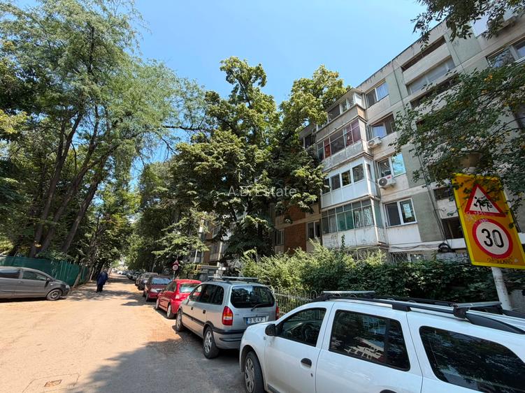 Titan 3 Camere Bloc 1969 Caramida Instalatii Schimbate Centrala  6 Min Metrou - 12