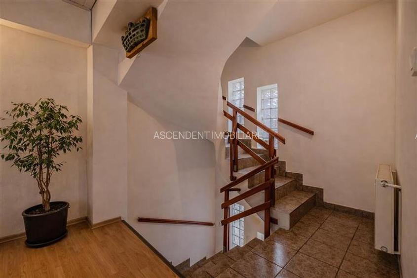 Locuinta cu caracter,doua niveluri,4 camere,terasa,garaj,curte,Centru Istoric Br - 6
