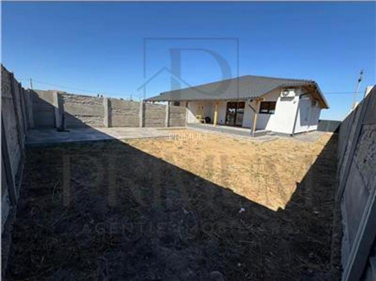 Duplex pe parter - 4 camere - spatiu mare - terasa - aproape de drumul cu 4 benz - 2