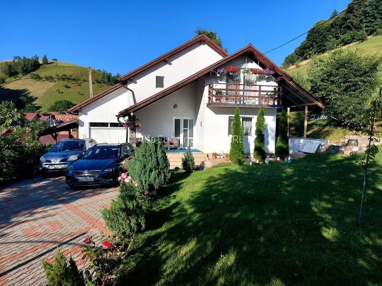 Casa 2 corpuri Poiana Marului - 11