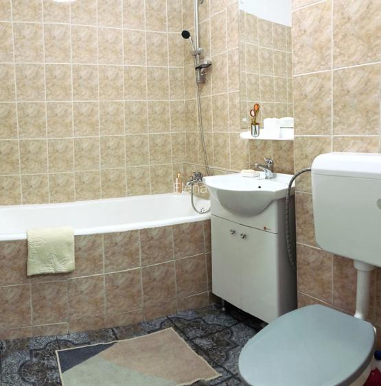 Garsoniera spatioasa pe strada Avrig, zona Obor - 9
