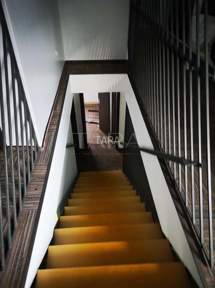 Casă spațioasă, ideală pentru locuință sau afacere - 3