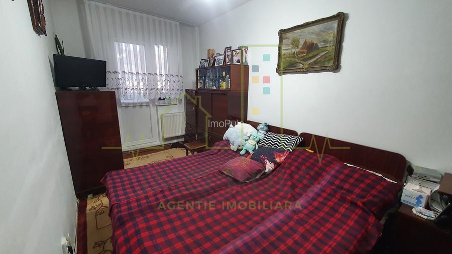 3 Camere. Centrala proprie.Bloc cu acoperis. - 2