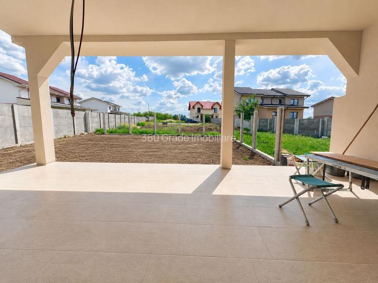 Duplex despartit 4 camere + 2 bai 92 utili / 273 teren - 15