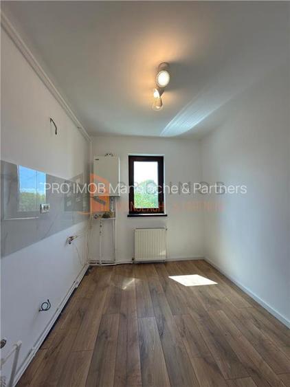 Apartament 2 camere cf 1 semidecomandat zona Crang - 5