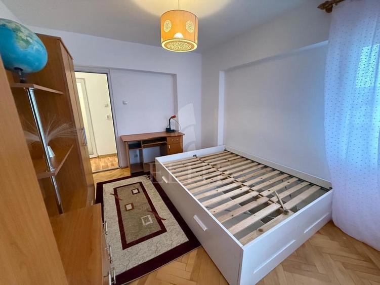 Apartament 3 camere în zona PIATA ZORILOR