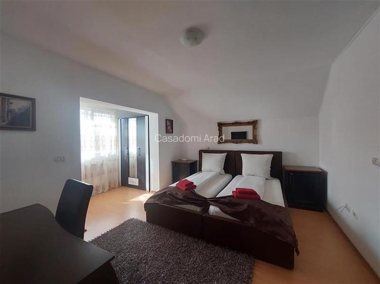 Casa cu 10 camere pentru pensiune sau locuit - 13