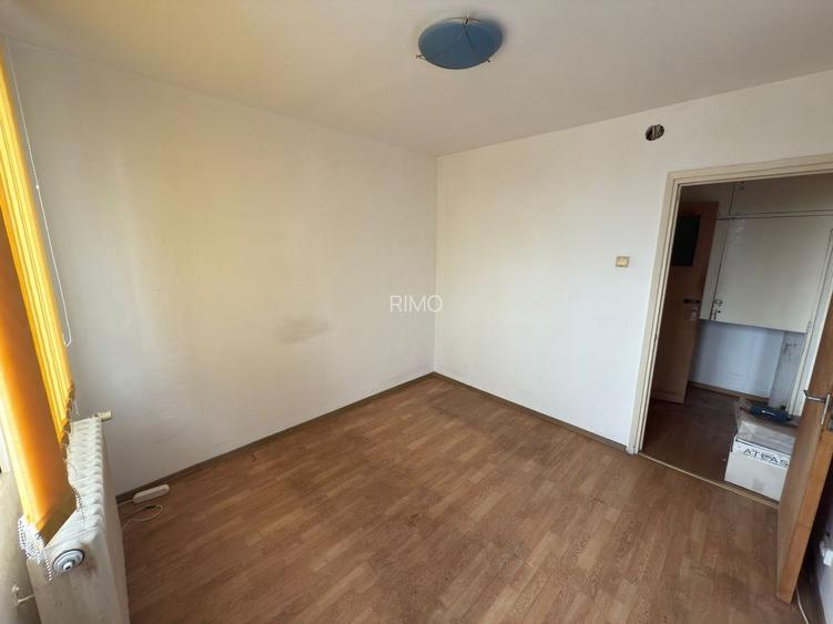 Apartament incapator, patru camere, Resita-Berceni, 120.000€ negociabil - 7