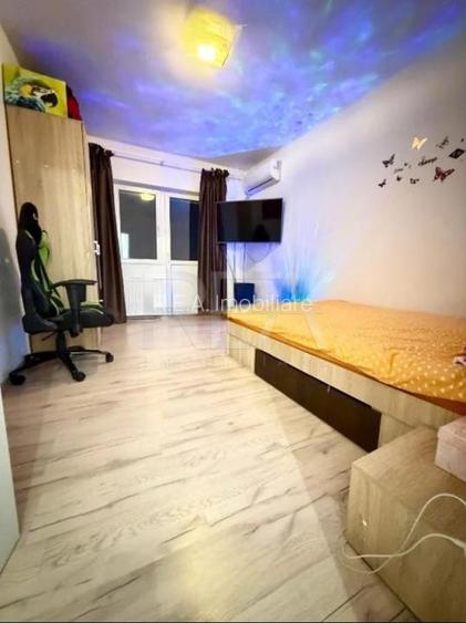 2 camere Vitan Mall, et. 9, an 2001 - 2