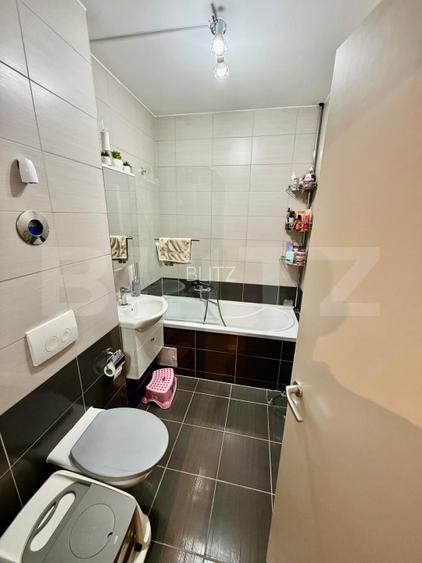 Apartament de vanzare, cu 2 camere, decomandat, etaj 7/8, zona Avantgarden  - 6