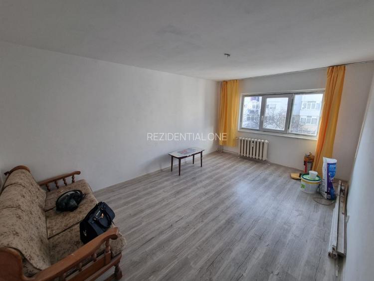 Digu Barnat- Zona Nord - Ap. 2 camere decomandate- etaj 3- bloc din 86 - 4