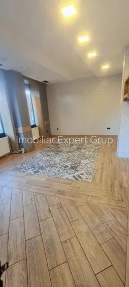 Zona Casa Poporului-Libertatii sp 97 mp vitrina 10 - 3