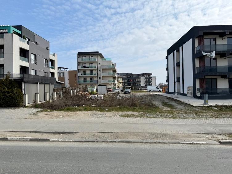 Teren mamaia navodari langa noul kaufland - 2
