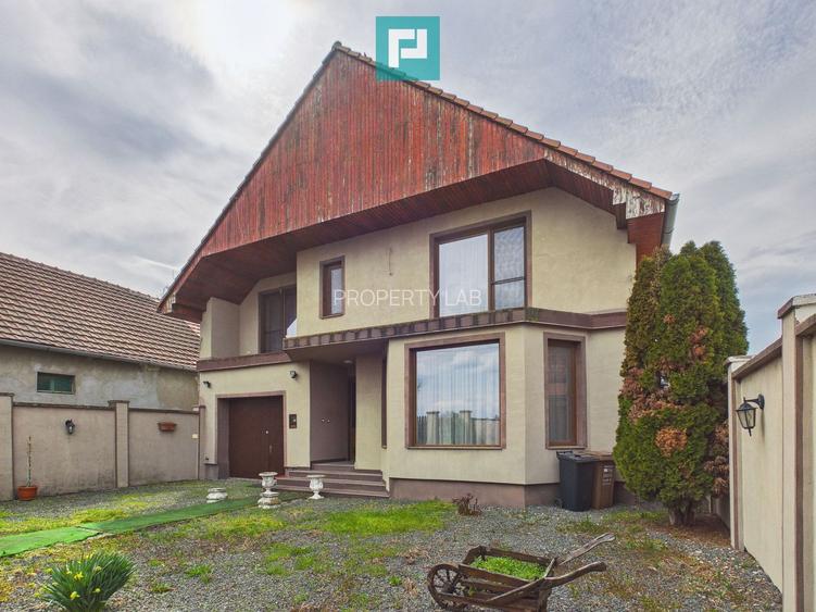 Casă spațioasă în Sântana - 25