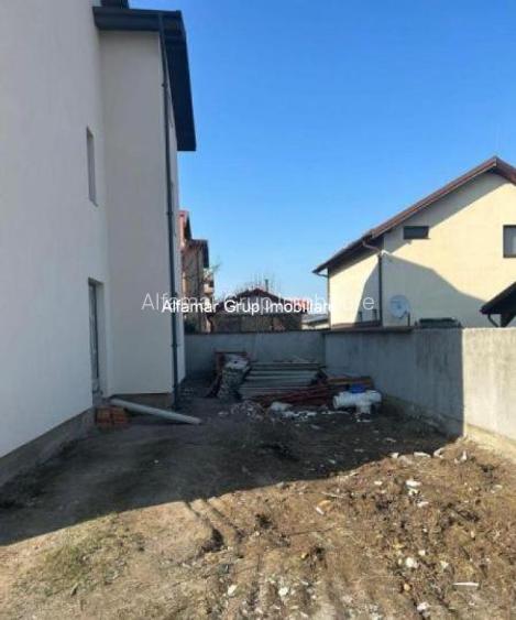 Vanzare casa 5 camere Domnesti - 2