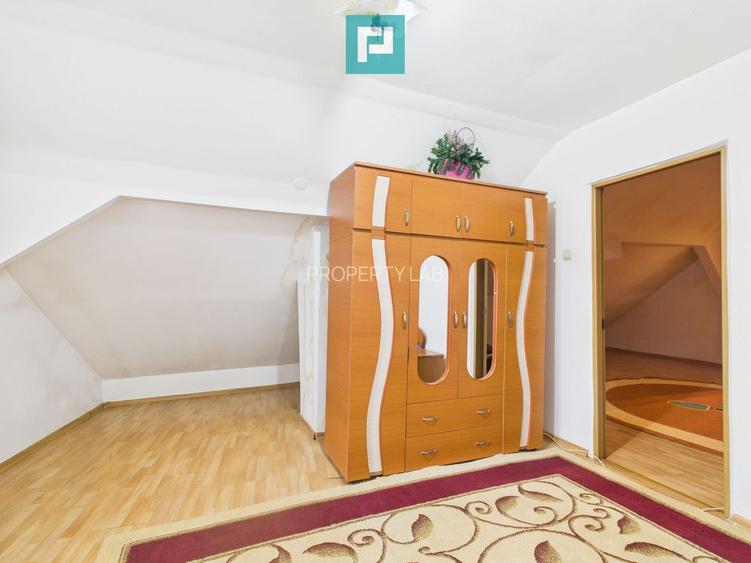 Două case, curte mare, lângă Castelul Corvinilor - 22