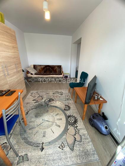 2 DECOMANDATE etajul 3 cu centrala, renovat, bloc 1985, Energiei - 4