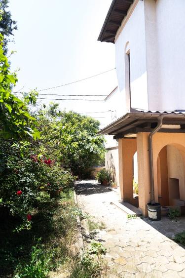 Se vinde impresionanta vila cu 10 camere plus teren in centru Ploiești - 14