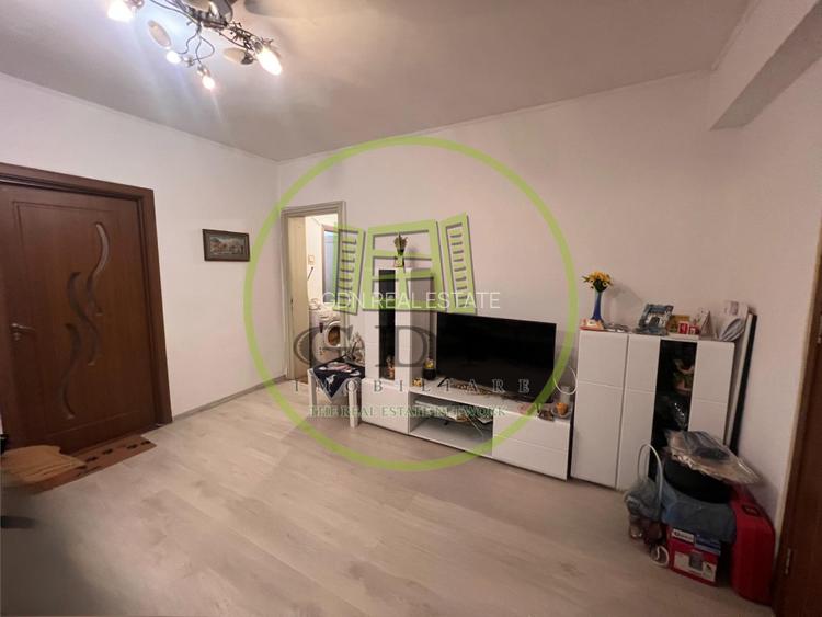 Apartament 3 camere, semidecomandat, 61.11 mp, Bld Titulescu, zona Scoala Nr. 12 - 2
