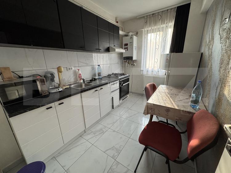 Apartament cu 2 camere, semidecomandat, Paun - 7