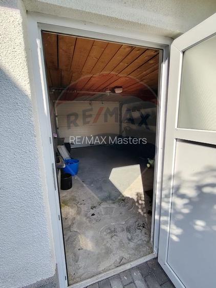 Casă / Vilă cu 8 camere de vânzare în zona Central - 33