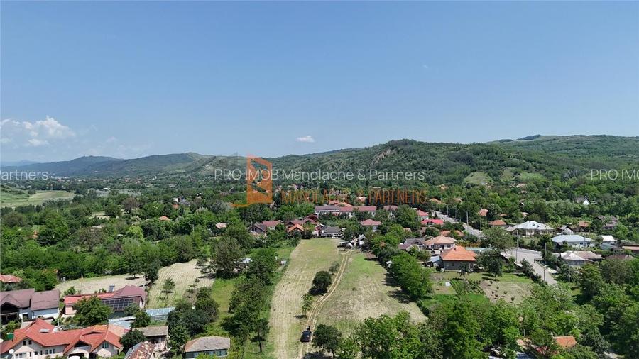 Teren intravilan in localitatea Valea Parului - 2