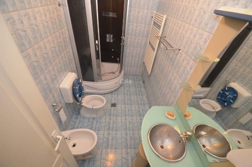 propietar vând casă in zonă centrală  - 7