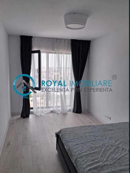 Royal Imobiliare - Vanzare apartament 3 camere zona Vest
