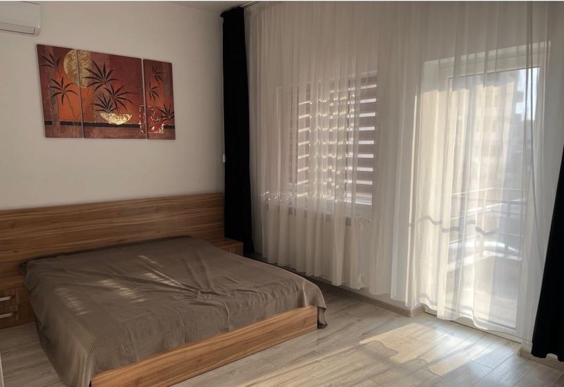 Apartament 4 camere si curte privata