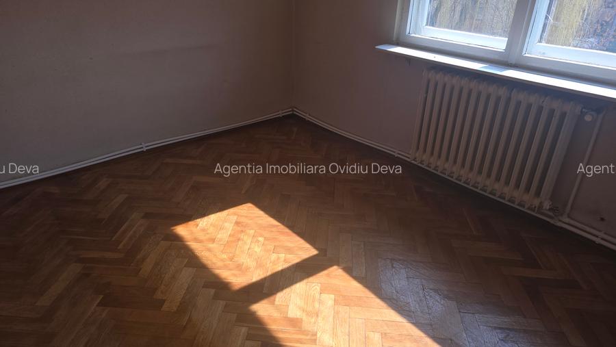 Vand apartament cu 3 camere in Deva, etaj 3, zona Gojdu (scoala Andrei Saguna), - 5