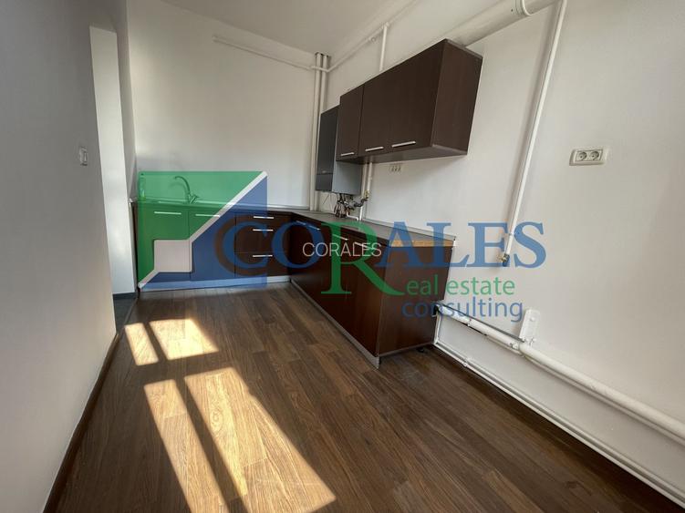 INVESTITIE. Etaj 1, 5 camere, 200 mp utili, 3 Ap. in cladire, 3 locuri parcare - 8