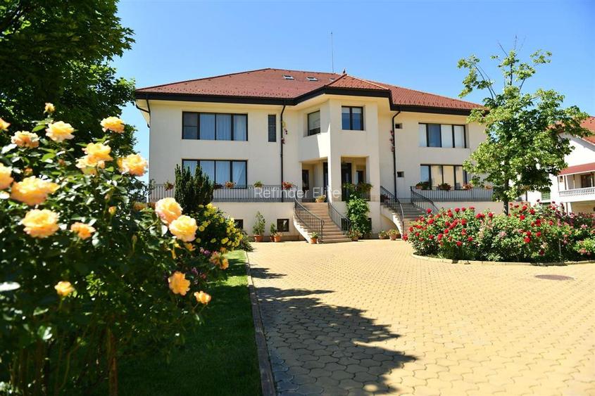 Vanzare vila lux D+P+E teren 3718 mp | piscina interioara si exterioara | Baneas - 3