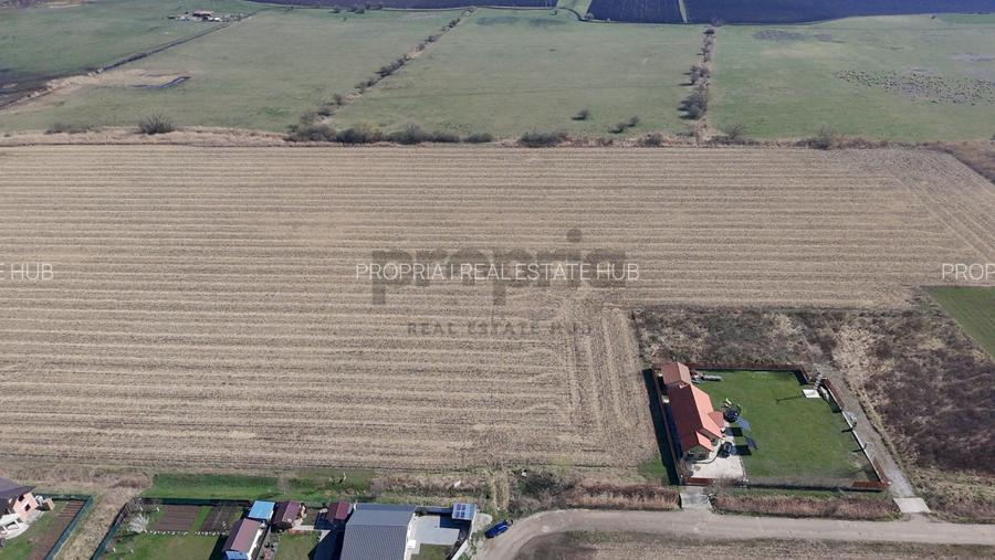 TEREN CU POTENȚIAL -LOCALIZAT LA INTERSECȚIA DRUMUL CU PLOPI -CASTELULUI -CRANGU - 8