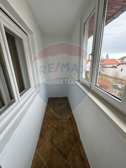 DE ÎNCHIRIAT- apartament 2 camere + garaj - 7