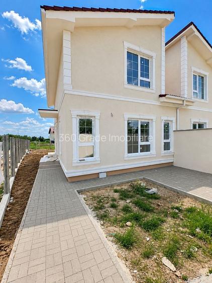 Duplex despartit 4 camere + 2 bai 92 utili / 273 teren - 2