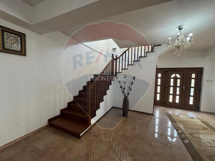 Casa / Vila cu 6 camere de vanzare - 37